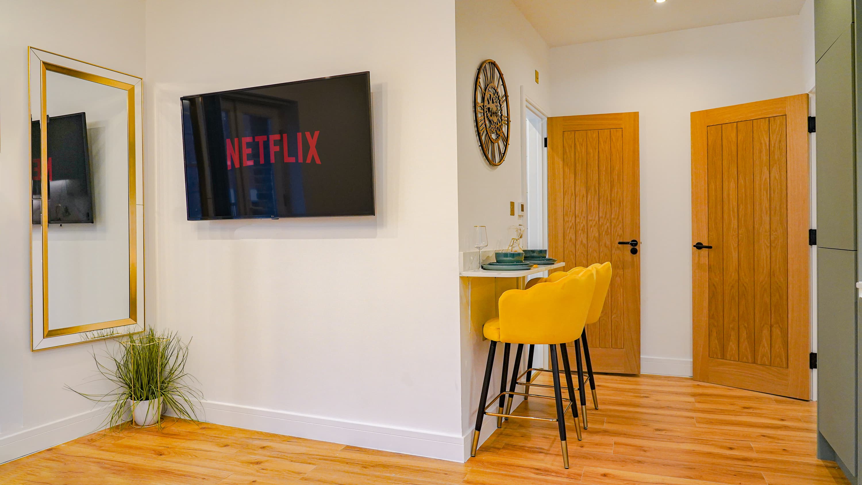 Luxury Serviced Accommodation in Barnard Mews 1